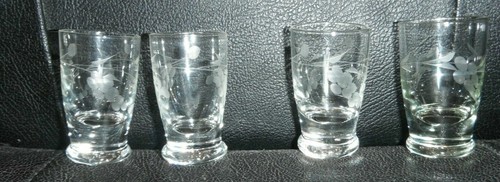 Lot verres à liqueur - *,