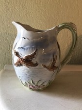 JOLI PICHET DÉCOR AUX CANARDS EN BARBOTINE 