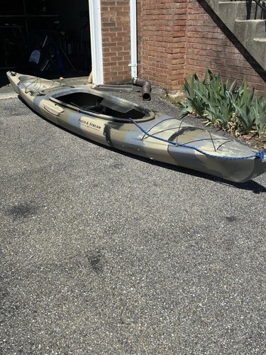 Camo kayak with paddle - camo,