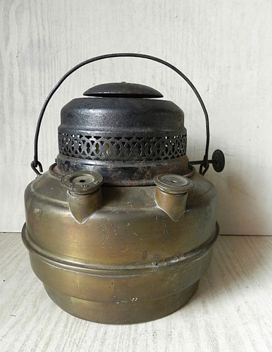 Ancien chauffage réchaud à - /,