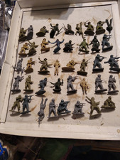 LOT SOLDATS MILITAIRES 1/32 -