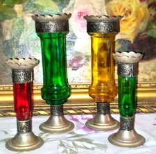 4 ANCIENS BOUGEOIRS MAROCAINS VINTAGE VERRE COLORÉ ET STRUCTURE EN MÉTAL 