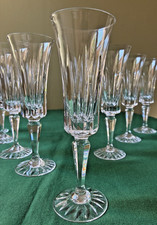 Lot de 8 flûtes à Champagne cristal de Sèvres signées/Modèle Marigny/H : 18,7 cm