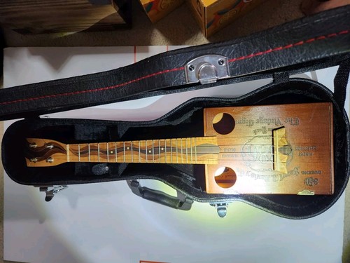 Ukulele cigar box - cigar, black