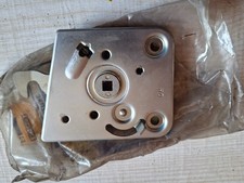 Serrure de porte avant  coté droit Peugeot J7 -Réf 913630