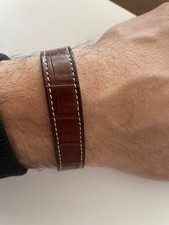 Bracelet en cuir Hermès.