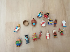 LOT 15 FIGURINES + CHAUDRON ASTERIX KINDER