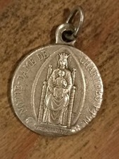 Médaille Religieuse Ancienne Cathédrale De Chartres 