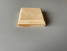 socle en bois brut pour