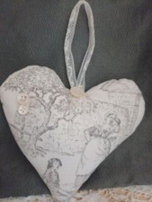 coussin de porte coeur à suspendre toile de Jouy grise ancienne