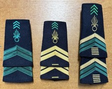 3 PAIRES D’ÉPAULETTES