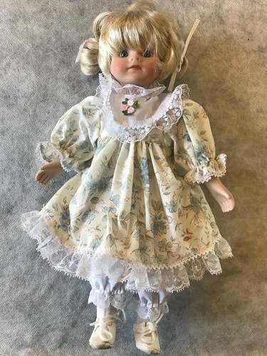 Ancienne poupee porcelaine - poupee,