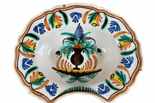Ancien plat barbe en - à,