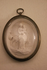 ancien reliquaire vierge à l'enfant platre verre bombé