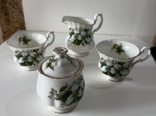 Ensemble à Thé ROYAL ALBERT TRILLIUM Collection Porcelaine Anglaise Tasses