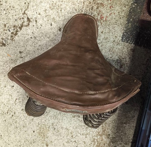 Selle ressort avec - *,