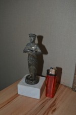 mascotte calandre bouchon de radiateur regule representant chauffeur mercedes