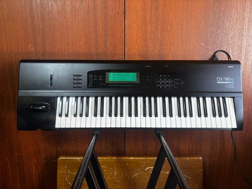 Korg 61key music - 01/w,