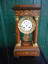 PENDULE HORLOGE A COLONNES PORTIQUE MARQUETERIE N° 2