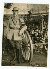 PHOTO vintage, Guerre 14-18 un militaire pose brassard noir avec un canon