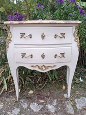 Commode galbée ancienne patinée blanc-lin style Louis XV.