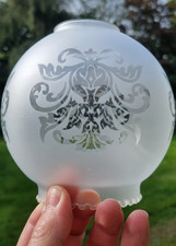 Ancien petit Globe en cristal pour Lampe a Huile, et applique à ressort.