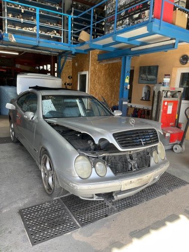 Trappe essence mercedes - d'essence,