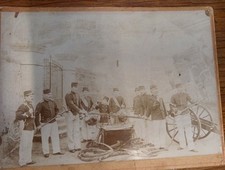  photo De Sapeurs Pompiers Manœuvre De Pompe a Bras Non Située