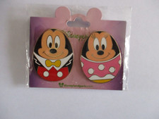 DISNEY  SET DE 2  GROS PIN S