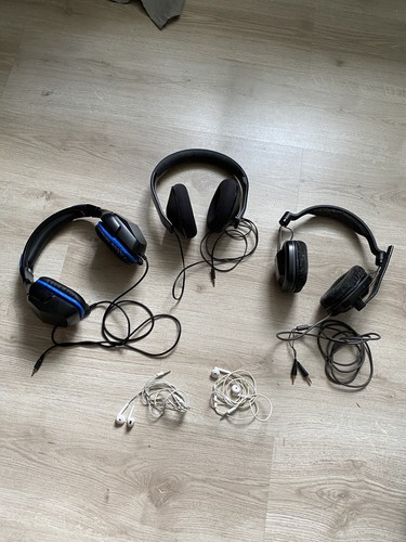 Lot casques ecouteurs - de,