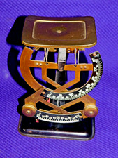 Balance ancienne pèse - ancienne, lettres