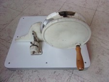 Trancheuse manuelle ancienne machine à pain Renove boucher boucherie