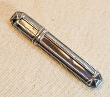 porte aiguille en argent massif double poinçon tête de sanglier poids 2,85 gramm