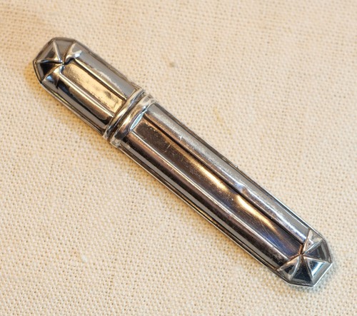 Porte aiguille argent - en,