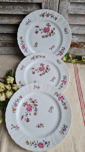 Anciennes assiettes plates - anciennes,
