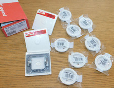 LOT cache enjoliveur PRISE 2P+T LEGRAND 068112 CELIANE BLANC + plaque obturation