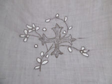 Linge liturgique XIXéme : voile de calice ou purificatoire en linon brodé