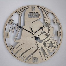 Horloge Star Wars Dark Vador en bois gravé