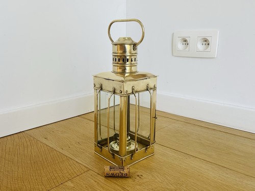 Ancienne lampe pétrole - à,