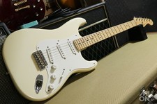 Fender Eric Clapton Stratocaster Olympic White 2001 avec étui rigide USED