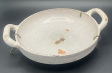 Coupe à anses en terre cuite émaillée, signée Labrut, craquelée