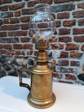 Ancienne lampe dorée à essence minérale de marque " Olympe "