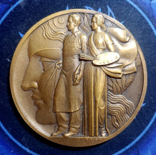 Médaille EXPOSITION INTERNATIONALE des ARTS et TECHNIQUES à PARIS 1937 par TURIN