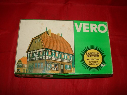 Maquette maison avec commerce - maquette,