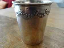 TIMBALE EN ARGENT DECOR DE GUIRLANDE ET NOEUDS POINCON MINERVE