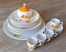 Vintages 70' - Joli service à vaisselle en porcelaine 15 pièces