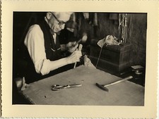PHOTO ANCIENNE - VINTAGE SNAPSHOT - MÉTIER TRAVAIL TAPISSIER FAUTEUIL ARTISAN 1