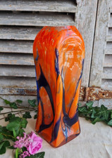 ANCIEN VASE EN VERRE MOULE