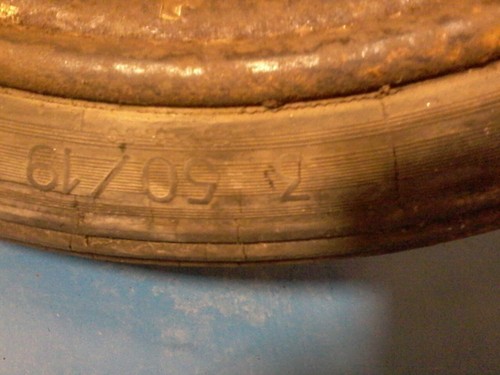 Roue moto ancienne - moto,