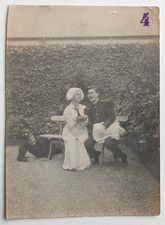 Scène comédie théâtre facteur travesti - Photo ancienne snapshot